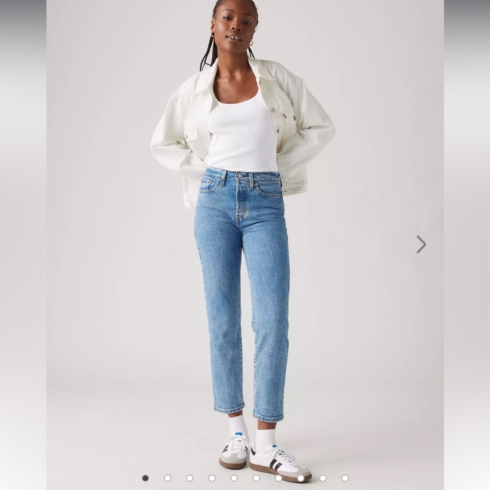 Levi’s wedgie straight size 25